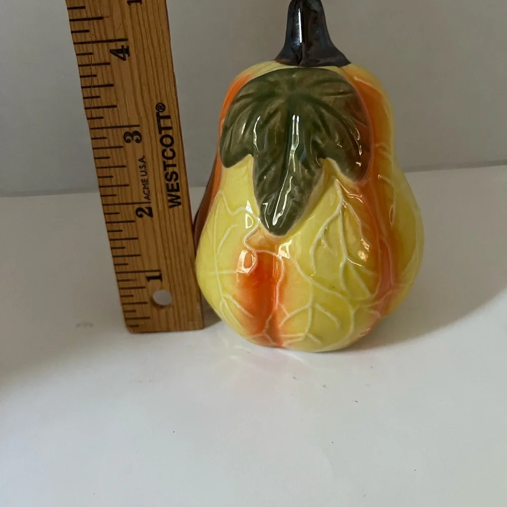 NWOT Unbranded Ceramic Orange/Yellow Pumpkin/Squash Figurine Fall/Thanksgiving